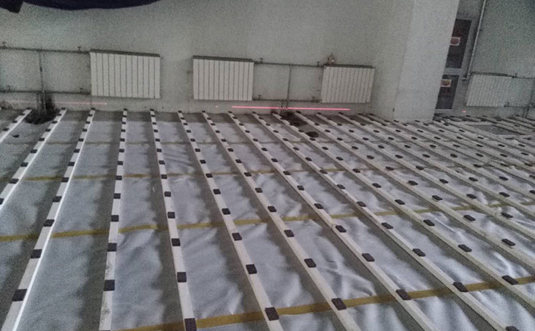 柞木籃球場(chǎng)地板翻新