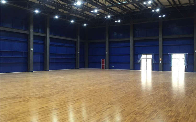 拼接板實(shí)木運(yùn)動(dòng)地板哪個(gè)牌子好？