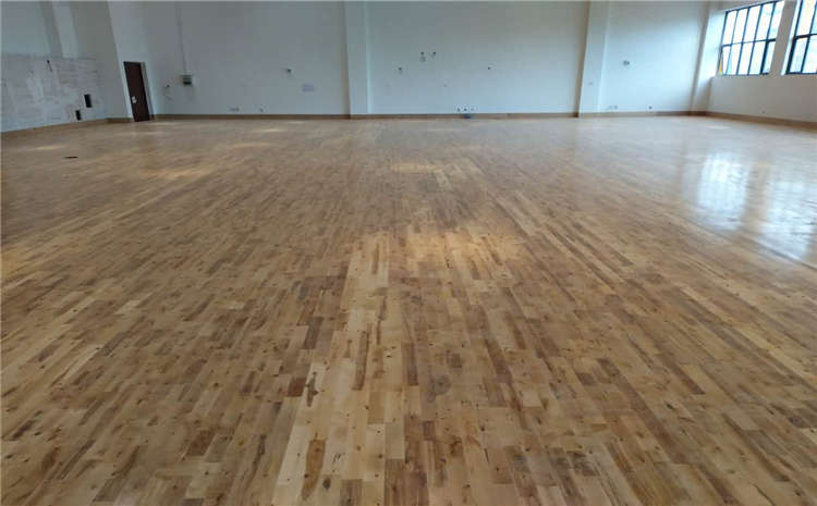 楓樺木舞臺(tái)木地板造價(jià)是的多少?