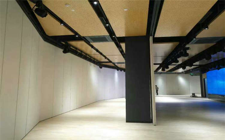 24厚木地板籃球館單層龍骨結(jié)構(gòu)