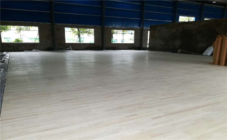 拼接板羽毛球館木地板哪個(gè)牌子好？