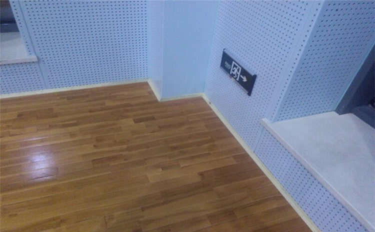 22厚籃球館木地板造價(jià)是的多少?