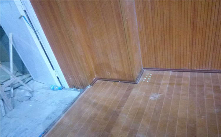 24厚籃球運動地板怎么維修?