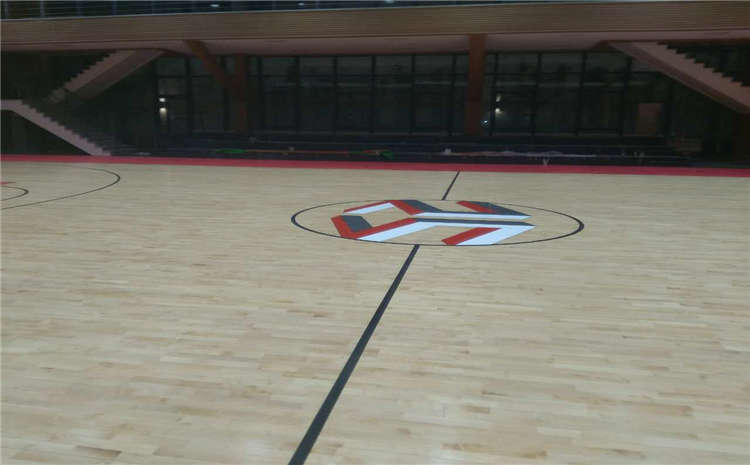 學(xué)校風(fēng)雨操場(chǎng)地板怎么保養(yǎng)?