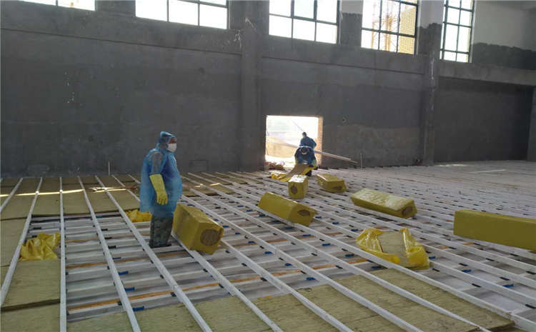 **的乒乓球館木地板批發(fā)**