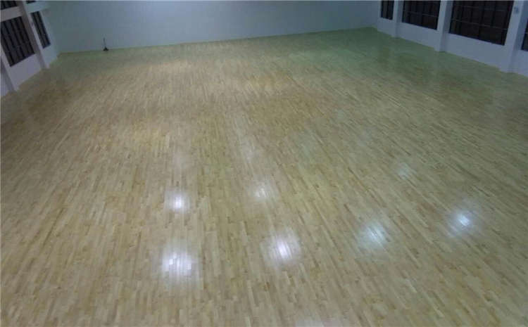 拼接板舞臺(tái)運(yùn)動(dòng)木地板哪個(gè)牌子好？