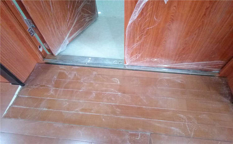 學(xué)校乒乓球館木地板**是多少錢(qián)?