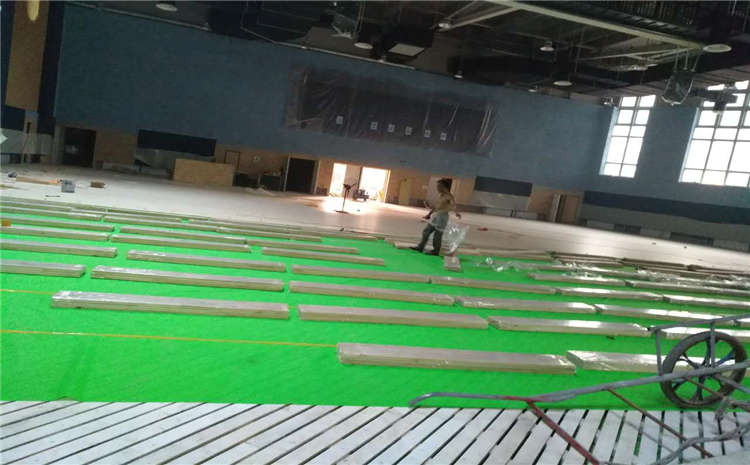 柞木舞臺木地板多少錢一平米?