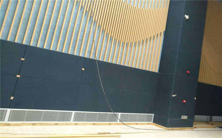 橡膠木運(yùn)動(dòng)籃球地板怎么翻新