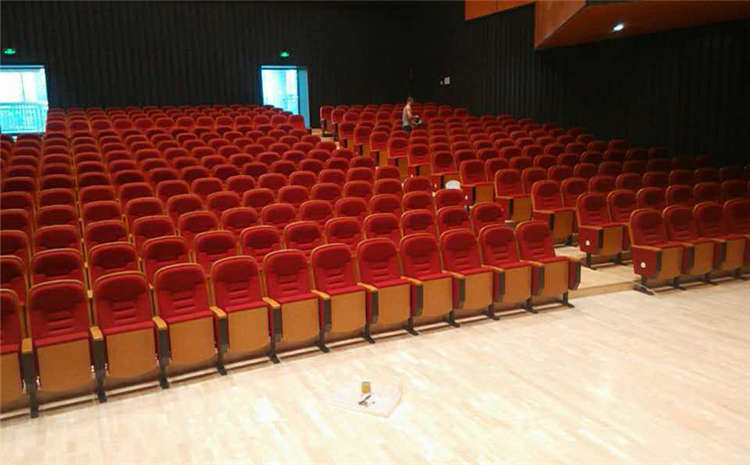 五角楓舞臺木地板一般多少錢？