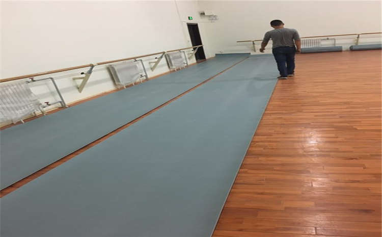 橡膠木乒乓球館木地板一平米價格