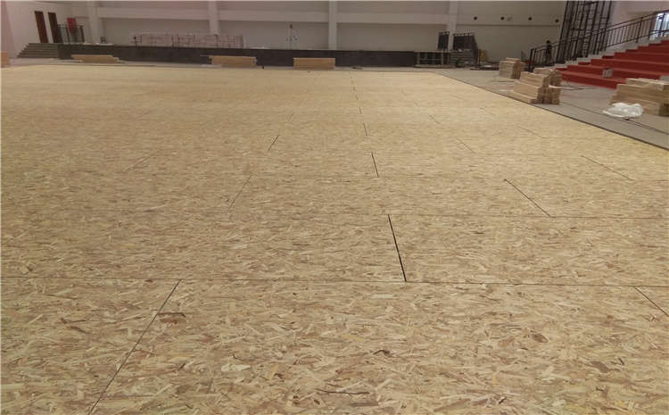 指接板風(fēng)雨操場(chǎng)地板怎么翻新？