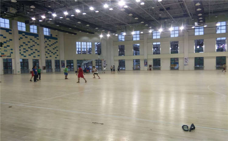 指接板風(fēng)雨操場地板哪個(gè)品牌好？