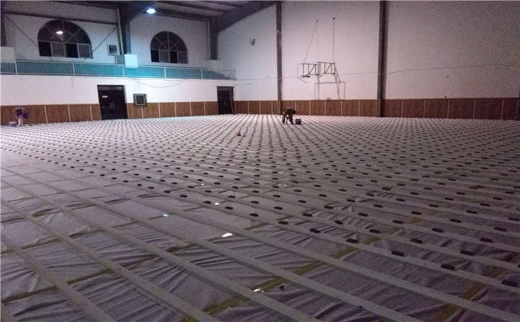 硬木企口籃球場木地板多少錢一平米？
