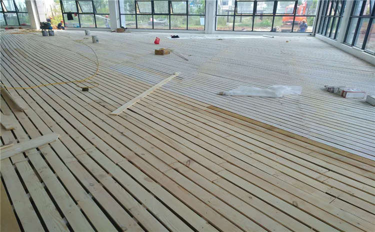 五角楓體育運動地板每平米價格