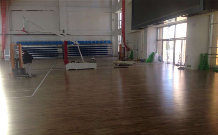 松木運(yùn)動(dòng)籃球地板結(jié)構(gòu)