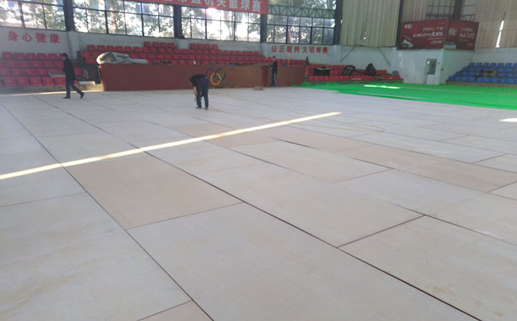 專業(yè)的體育館實(shí)木地板怎么翻新