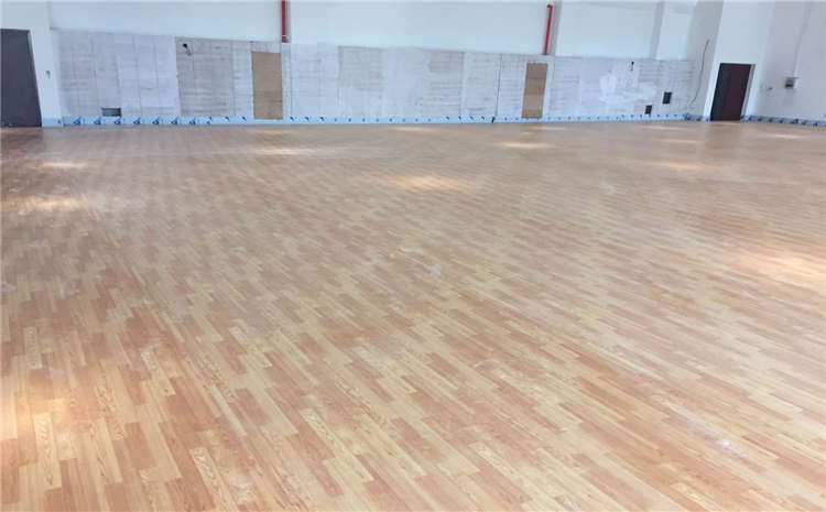 北京楓木實(shí)木運(yùn)動地板哪個(gè)品牌好