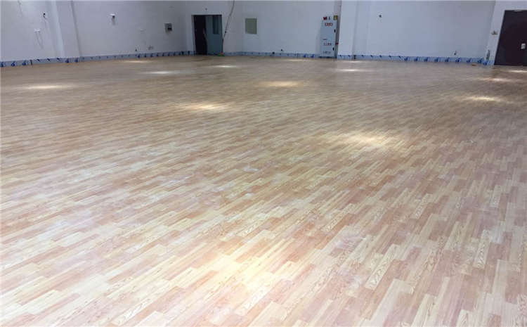 楓木木地板籃球場(chǎng)一般多少錢？