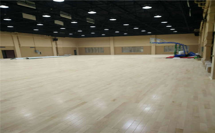 柞木風(fēng)雨操場運(yùn)動地板怎么翻新?