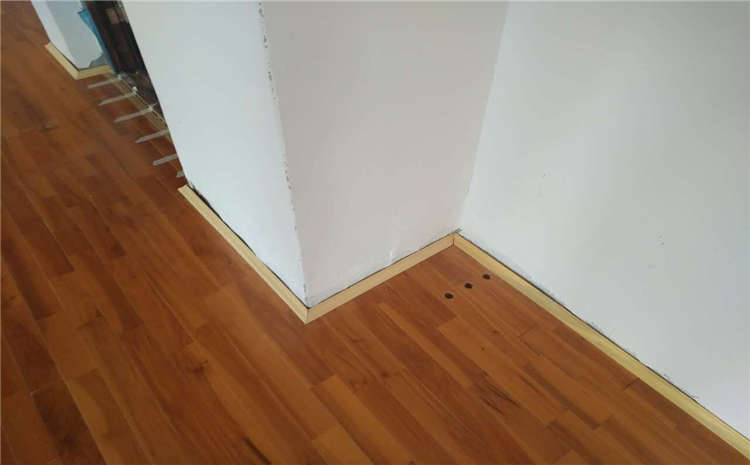 24厚運(yùn)動(dòng)籃球地板多少錢一平米？