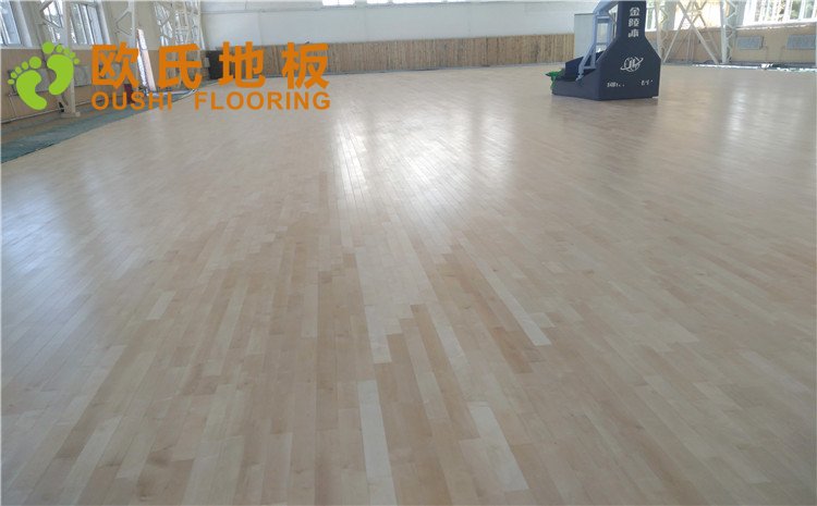 內(nèi)蒙古呼和浩特賽罕區(qū)師范大學(xué)體育學(xué)院訓(xùn)練館運(yùn)動(dòng)木地板項(xiàng)目—?dú)W氏實(shí)木運(yùn)動(dòng)地板