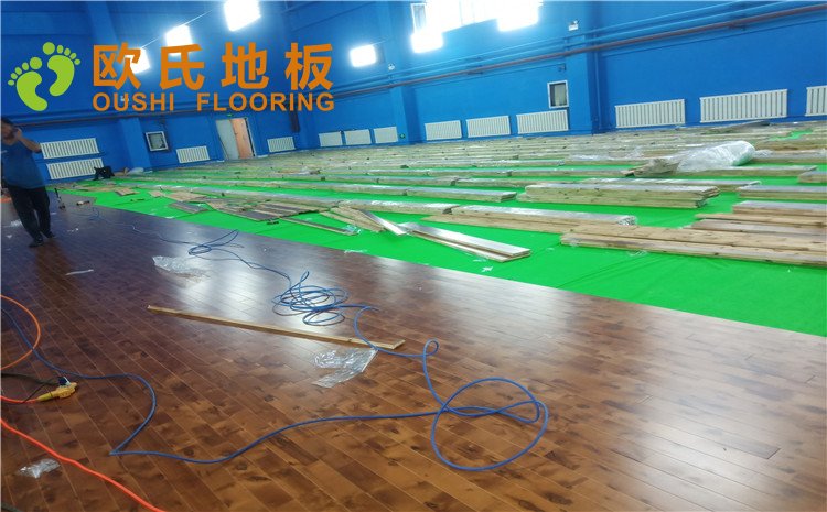 烏魯木齊北京北路東風(fēng)花苑小區(qū)個人羽毛球館木地板項(xiàng)目—?dú)W氏實(shí)木運(yùn)動地板