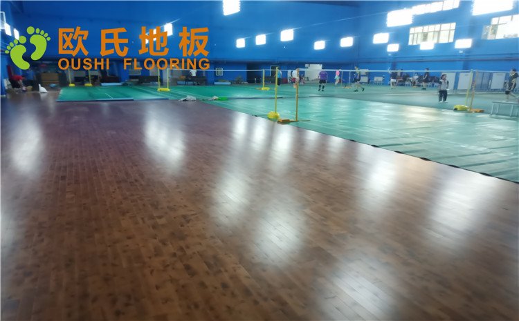 烏魯木齊北京北路東風(fēng)花苑小區(qū)個人羽毛球館木地板項(xiàng)目—?dú)W氏實(shí)木運(yùn)動地板